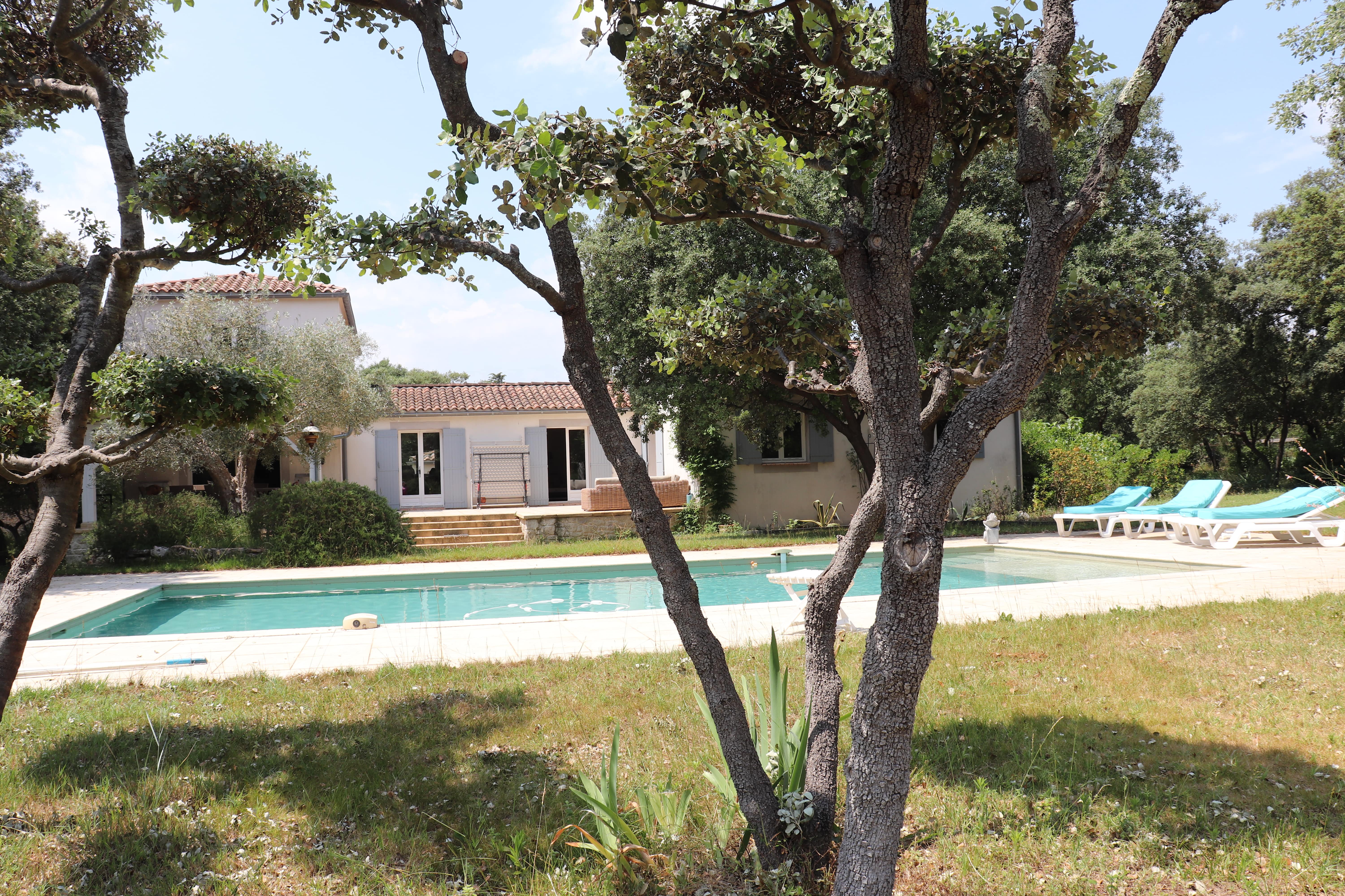 Piscine et terrasse Maison de Valérie